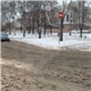 С начала зимы на красноярские улицы высыпали 600 КамАЗов песка