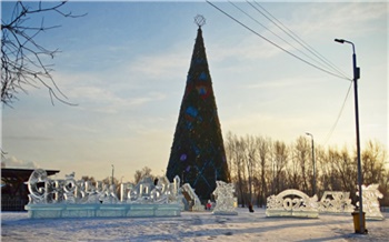 «Сказочно-скромно»: как жизнь на главной ёлке Красноярска?
