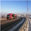 В Красноярском крае водитель грузовика выехал на встречку и врезался в иномарку. Пострадал ребенок