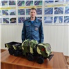 В Красноярском крае пожарный создает радиоуправляемые модели машин (видео)