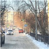 «Нам очень нужна помощь»: жителей улицы Менжинского попросили не парковать машины на бульваре