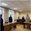Главу Емельяновского района признали виновной в превышении должностных полномочий при приемке школы в Зеледеево (видео)