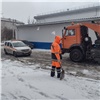 «Работаем в ударном темпе»: в Красноярске проверили качество уборки дворов в Октябрьском районе