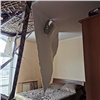 В трехэтажном доме на Красрабе в Красноярске рухнула вентиляционная шахта и проломила потолок в квартире (видео)