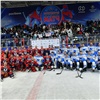 На благотворительном хоккейном матче в Норильске собрали шесть миллионов рублей на развитие детского спорта