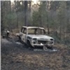 На юге Красноярского края полностью выгорела оставленная рыбаками «Нива»