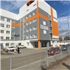 Возле новой поликлиники в красноярском Покровском начали делать еще одну парковку