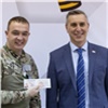 В Красноярске участникам СВО вручили удостоверения ветеранов