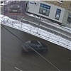 «Как разбиваются амбиции»: в центре Красноярска резкий водитель на BMW врезался в забор (видео)