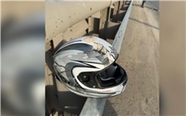 В красноярской полиции рассказали подробности аварии с байком на Октябрьском мосту (видео)