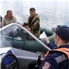 Трое мужчин застряли на Красноярском море в лодке без топлива