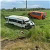 В Назаровском районе маршрутка с пассажирами врезалась в поворачивающий КамАЗ 