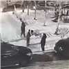 В Красноярске у участников массовой драки на улице Авиаторов прошли обыски (видео)