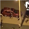 «Жесть просто!»: красноярцы устроили драку металлическими палками на правобережье (видео)