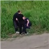«Напали со спины»: в Канске двое мужчин избили и ограбили участника СВО (видео)