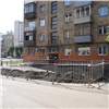 Специалисты установят новые сваи под фундаментом аварийного дома на Бограда