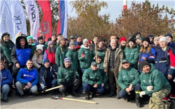 «Лес всех объединяет»: как красноярские энергетики и Олег Газманов высадили аллею у ТЭЦ-3