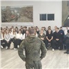 Боец СВО рассказал красноярским школьникам о подвигах однополчан