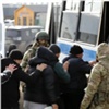 Еще 96 мигрантов выдворили из страны после рейдов в Красноярском крае (видео)