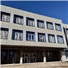 В строящейся школе в красноярских Тихих Зорях началась отделка фасадов