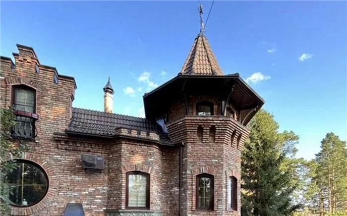 От вагончиков до мини-усадеб: какие необычные дачи продают в Красноярске и крае