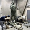 Красноярцам показали, как скульпторы создают памятник ликвидатором аварии на Чернобыльской АЭС