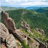 На «Красноярских Столбах» спасатели эвакуировали укушенного змеей туриста