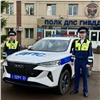 В Красноярске полицейские остановили неуправляемый автомобиль с водителем без сознания 