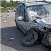 В Богучанском округе непристегнутый водитель легковушки погиб в лобовом столкновении с пикапом (видео)