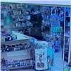 В Сосновоборске по горячим следам раскрыли кражу часов из магазина (видео)