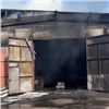 На юге Красноярского края полыхает гаражный бокс (видео)