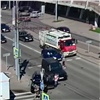 Красноярец на «Гелендвагене» устроил массовое ДТП и поставил в пробку проспект Свободный (видео)