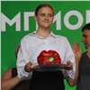 Минусинка вырастила помидор-гигант и получила за него «Ниву»