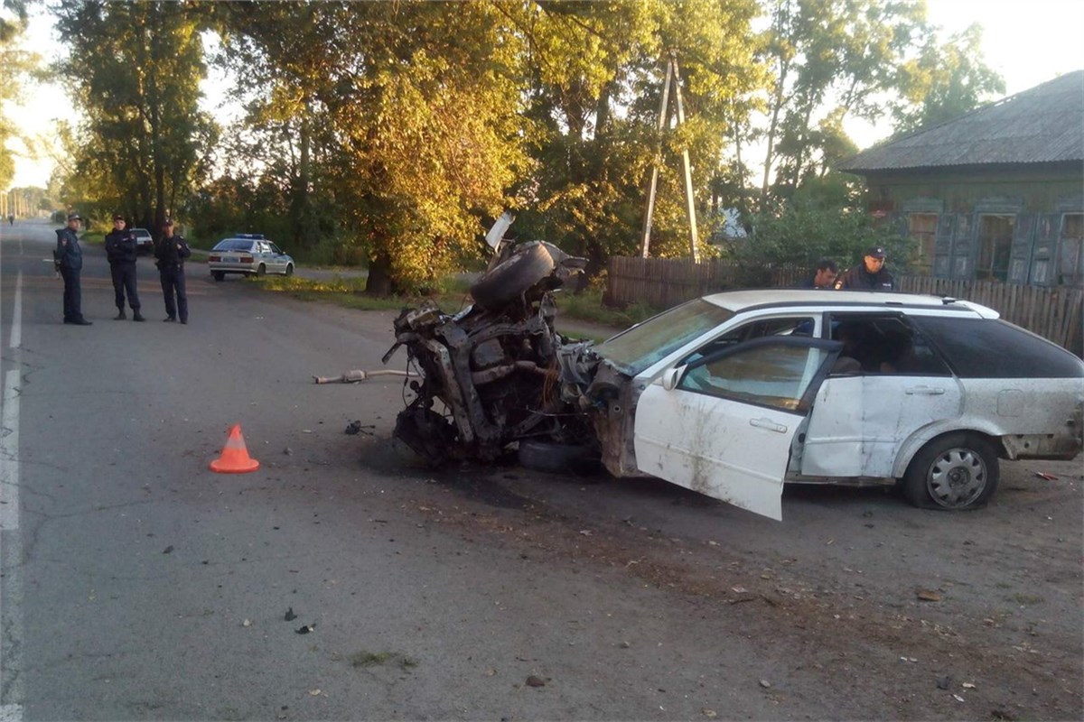 В багажнике разбившегося в Абакане авто нашли пьяного парня / Происшествия  Красноярска и Красноярского края / Newslab.Ru