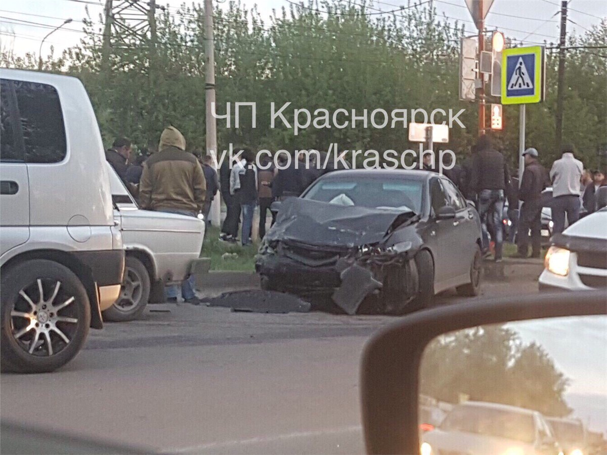 В страшном ДТП на правобережье погиб маленький мальчик / Происшествия  Красноярска и Красноярского края / Newslab.Ru