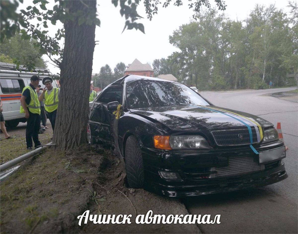 В Ачинске свадебный водитель отправил в больницу жениха с невестой /  Происшествия Красноярска и Красноярского края / Newslab.Ru