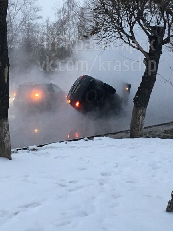 Барнаул машина провалилась