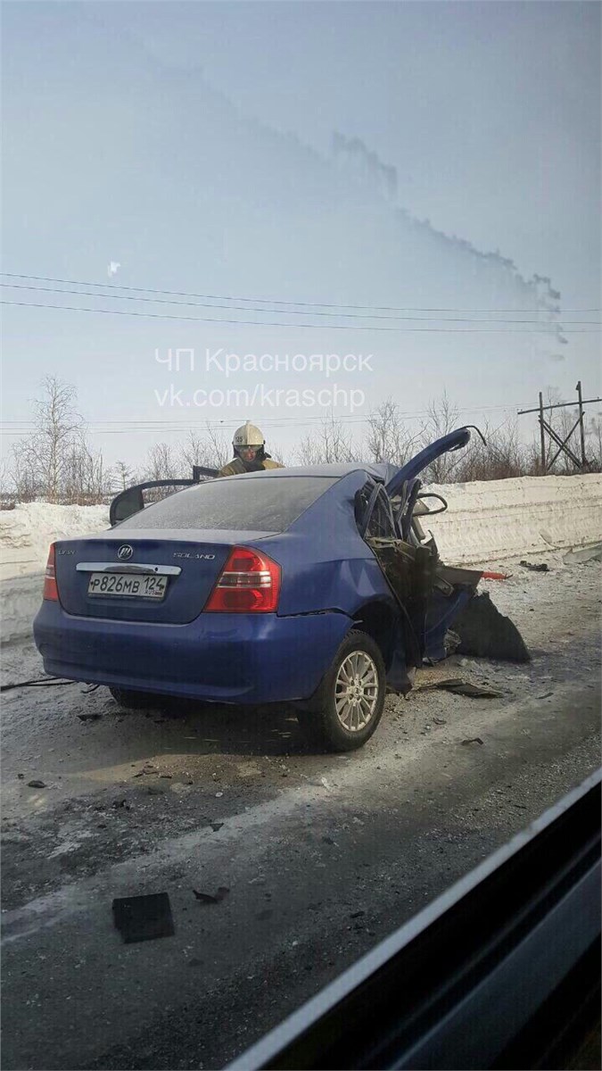 В лобовом столкновении Mercedes и Lifan под Норильском погибли трое /  Происшествия Красноярска и Красноярского края / Newslab.Ru