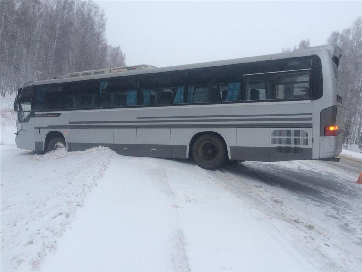 Рейсовый автобус выехал