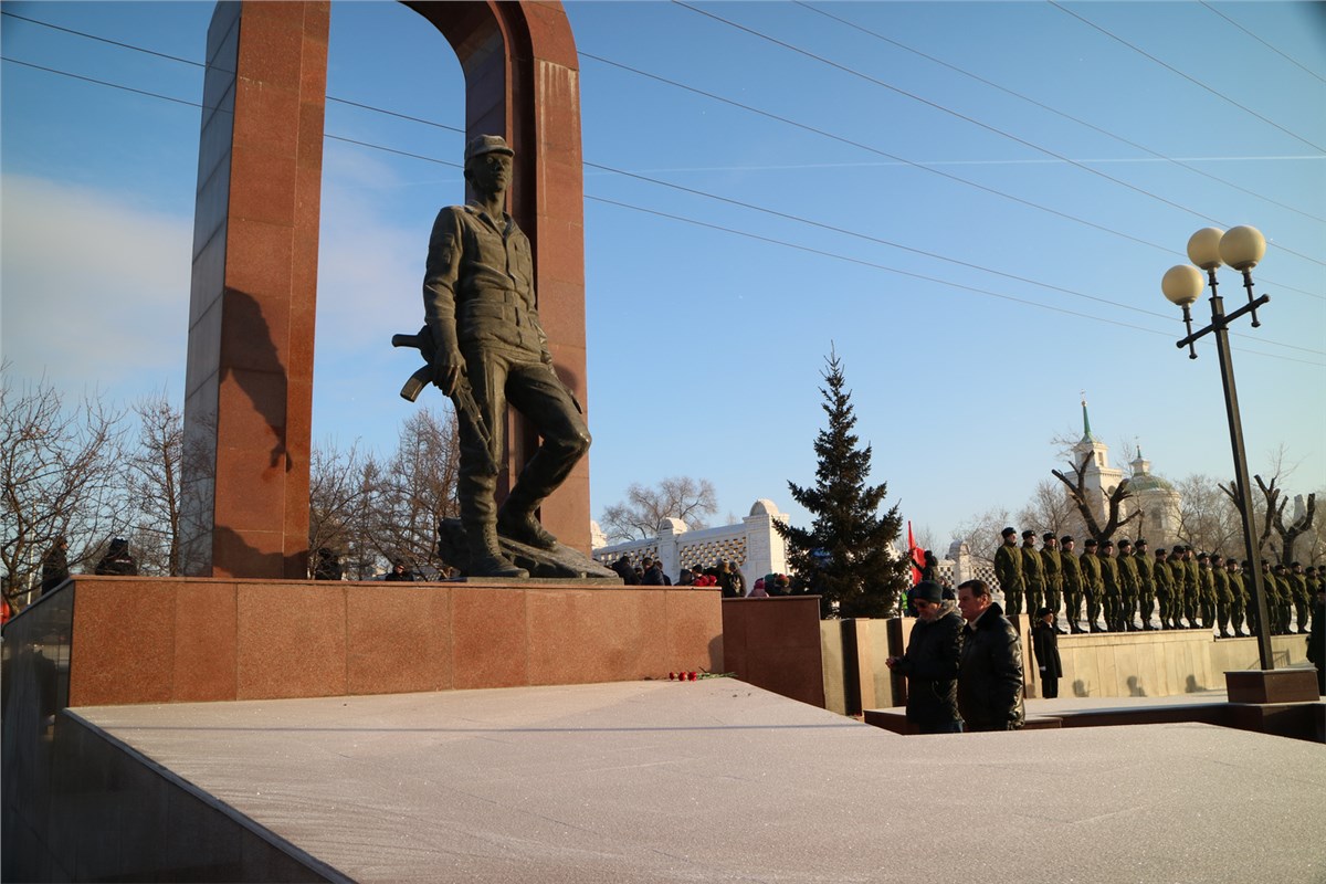 Памятники вов в красноярске фото и описание