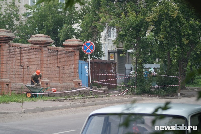 Стройка под окнами дома