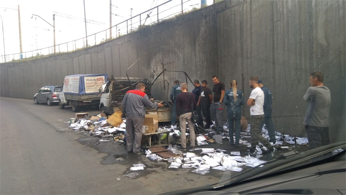 Аккумулятор взорвался»: на правобережье Красноярска на дороге сгорела  ГАЗель (видео) / Происшествия Красноярска и Красноярского края / Newslab.Ru