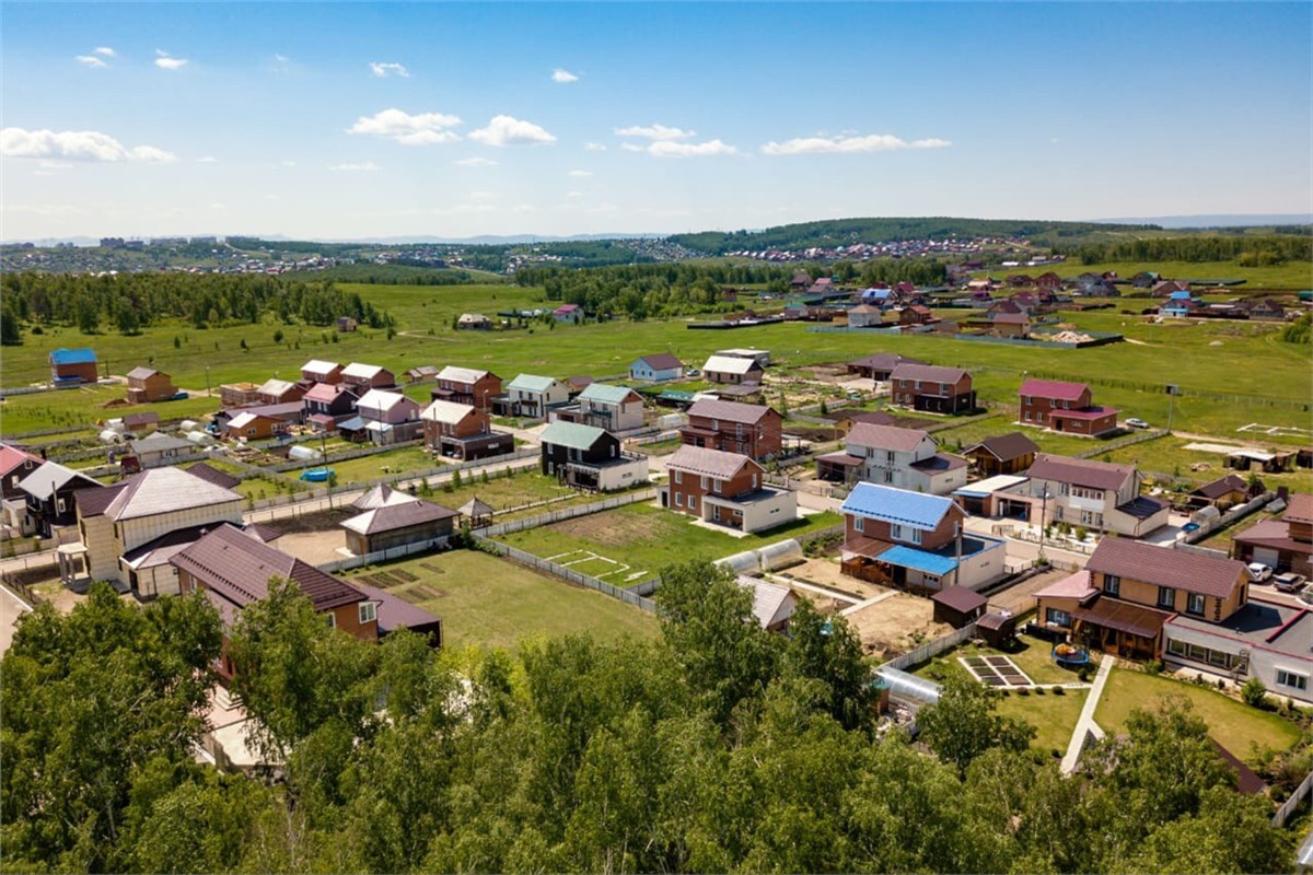 Поселки в красноярске. Посёлок Скандинавия Красноярск. Пос. Скандинавия в Красноярске. Скандинавия коттеджный поселок Красноярск. Загородный поселок Скандинавия Пермский край.