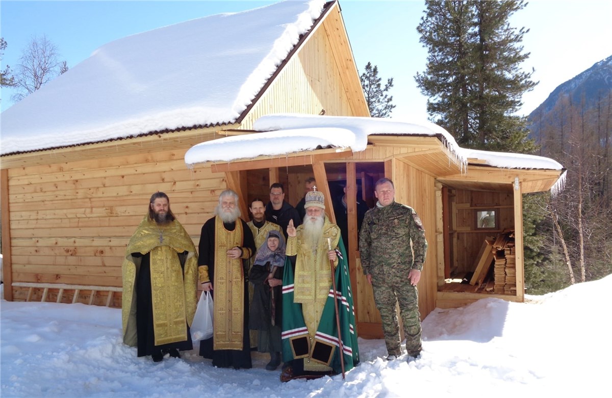 В Хакасии глава старообрядческой церкви освятил построенный Олегом  Дерипаской дом Агафье Лыковой / Новости общества Красноярска и  Красноярского края / Newslab.Ru