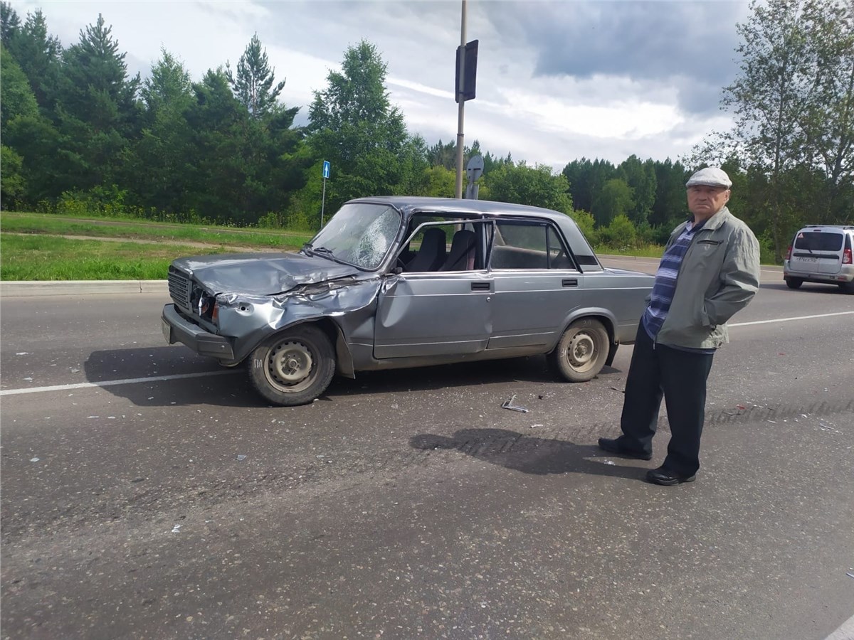 Водитель Land Cruiser устроил массовую аварию в Зеленогорске и погиб  (видео) / Происшествия Красноярска и Красноярского края / Newslab.Ru