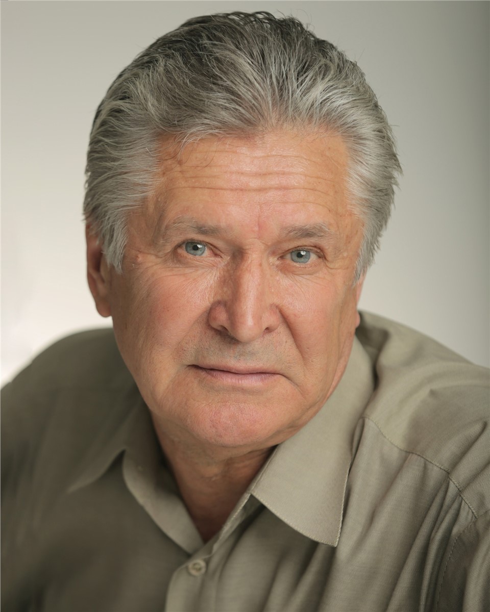 Cкончался артист красноярского театра имени Пушкина Василий Решетников ...